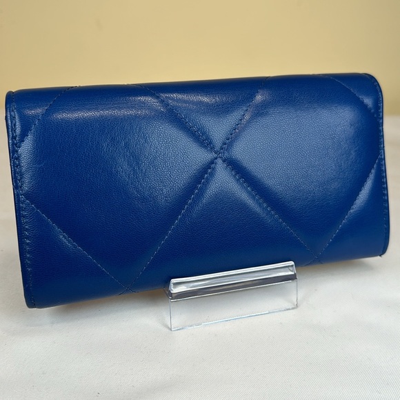 CHANEL 19 CC Blue Lambskin Flap Long Wallet  Sticker Series #29 2019, CHANEL box - Picture 13 of 17